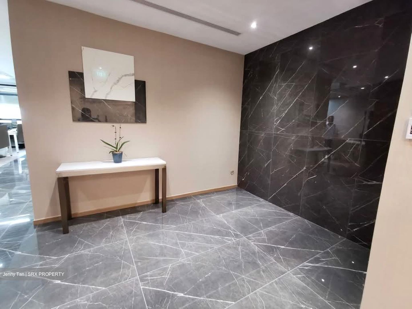 111 Somerset (D9), Office #570020751